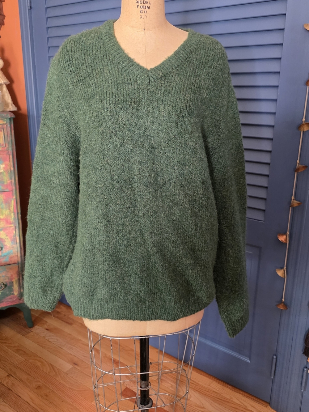 Oversized V-Neck Women's Sweater in Deep Green